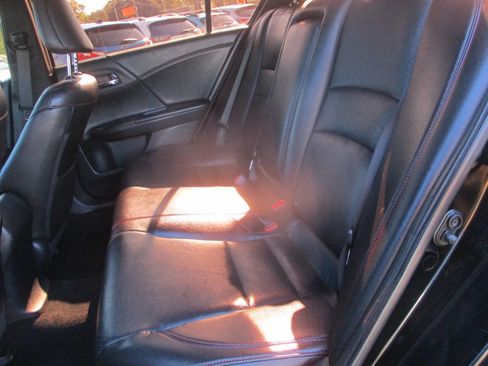 Used 2017 Honda Accord Sport Special Edition image 8