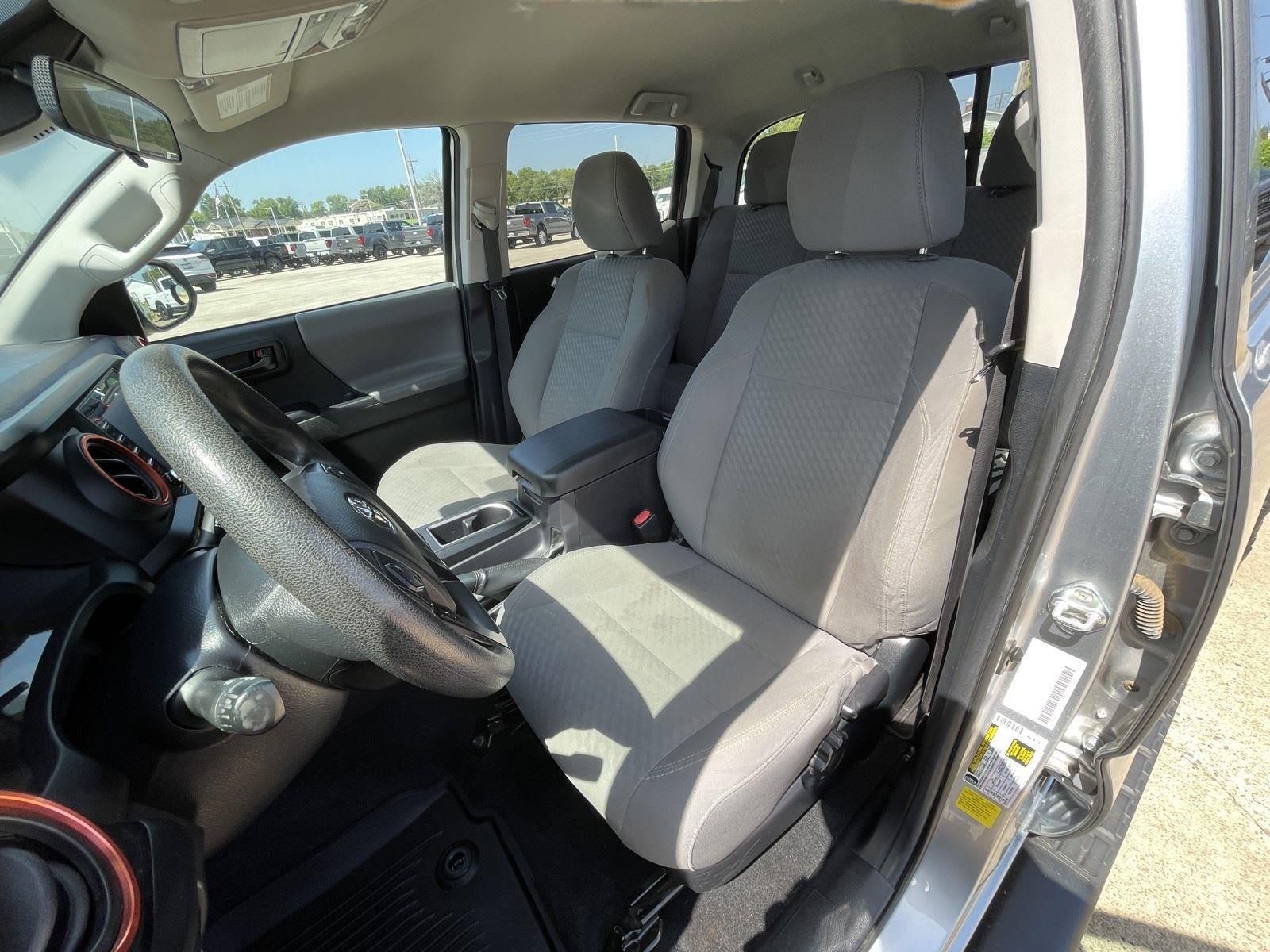 Used 2022 Toyota Tacoma SR w/ SR Convenience Package RWD image 14