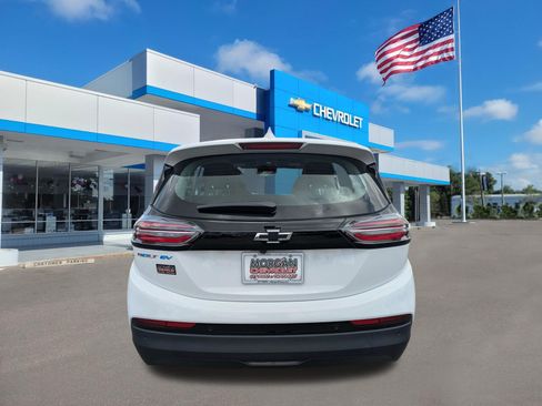 Used 2023 Chevrolet Bolt LT w/ Driver Confidence Package FWD image 4