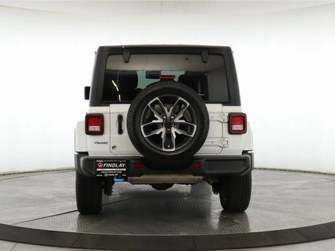 Used 2024 Jeep Wrangler Unlimited image 12