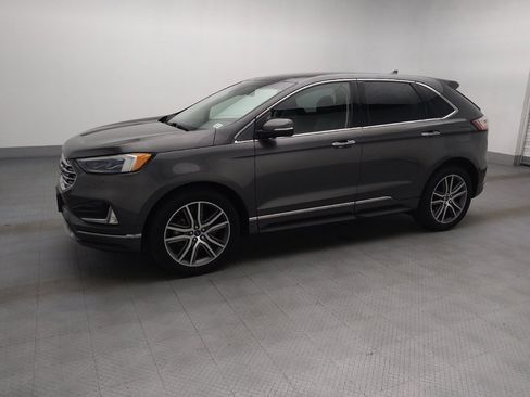 Used 2019 Ford Edge Titanium w/ Equipment Group 301A FWD image 2