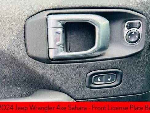 Used 2024 Jeep Wrangler Unlimited Sahara AWD/4WD image 9