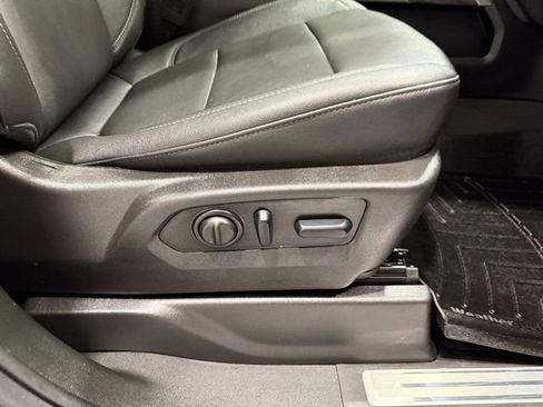 Used 2023 Chevrolet Silverado 3500 LTZ w/ LTZ Convenience Package image 21