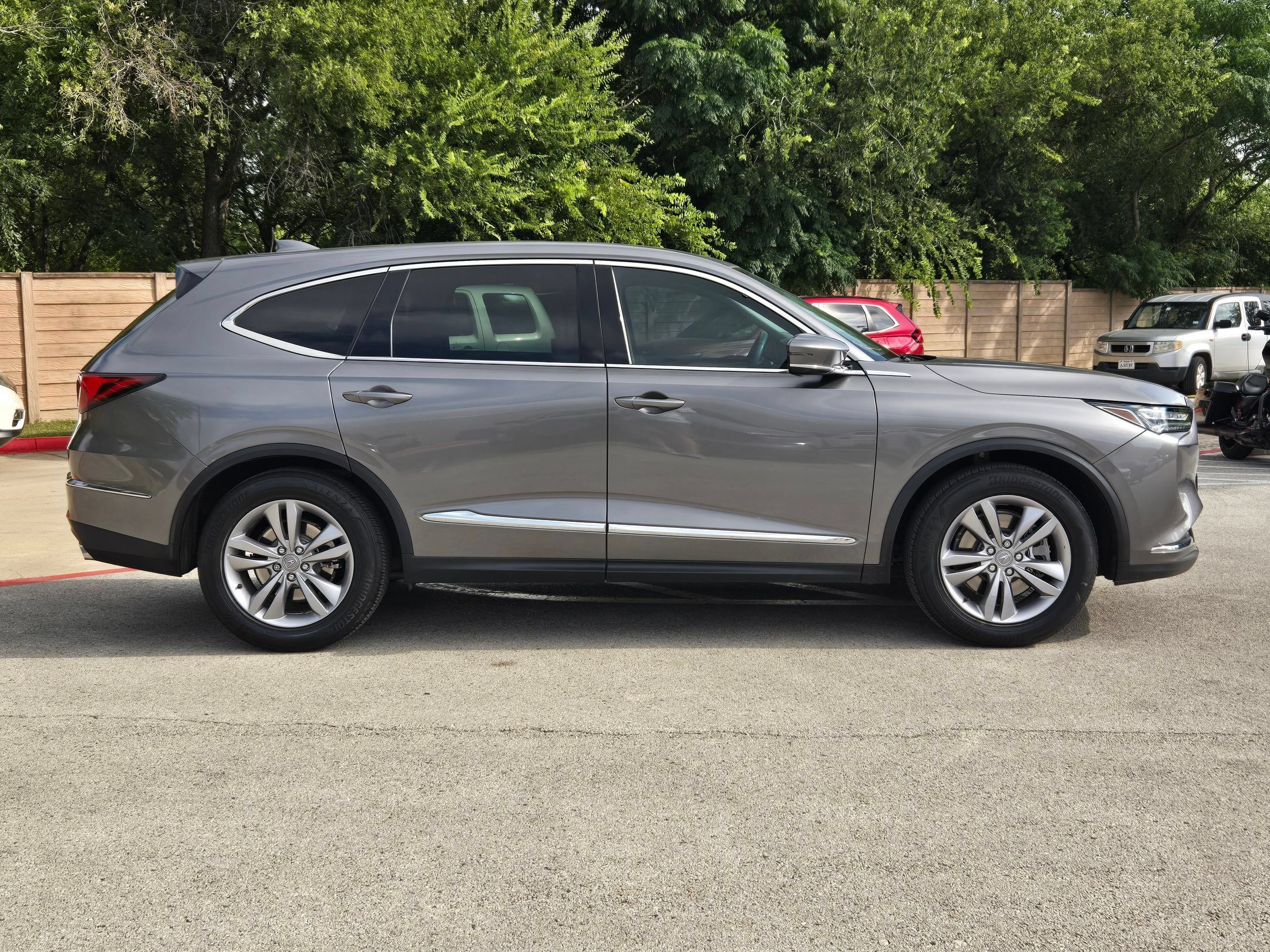 Used 2024 Acura MDX FWD image 2