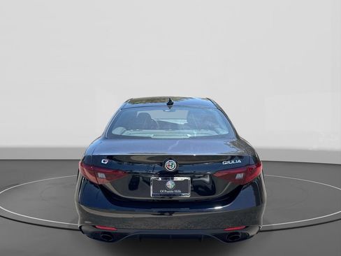 Used 2023 Alfa Romeo Giulia Veloce RWD image 5