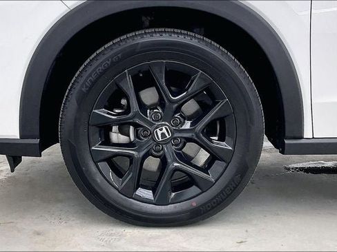 Certified 2025 Honda HR-V Sport image 10