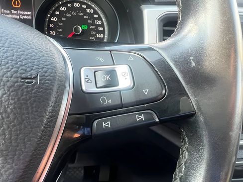 Used 2018 Volkswagen Atlas SE AWD/4WD image 16