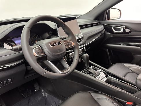 Used 2026 Jeep Compass Limited image 10