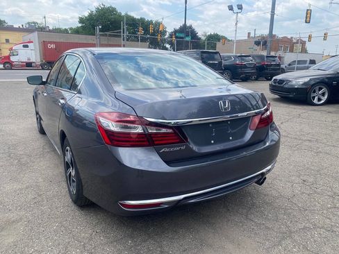 Used 2017 Honda Accord LX image 10