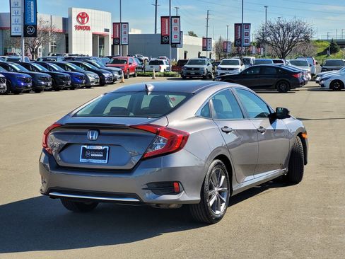 Used 2019 Honda Civic EX image 4