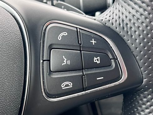 Used 2019 Mercedes-Benz GLC 300 4MATIC image 21