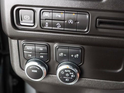 Used 2023 GMC Yukon XL AT4 AWD/4WD image 23