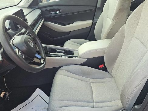 Used 2025 Honda Accord SE image 2
