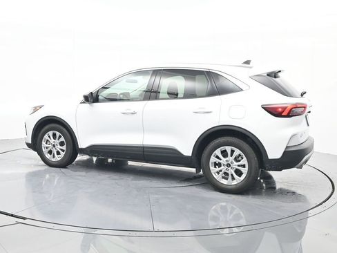 Used 2023 Ford Escape Active image 10