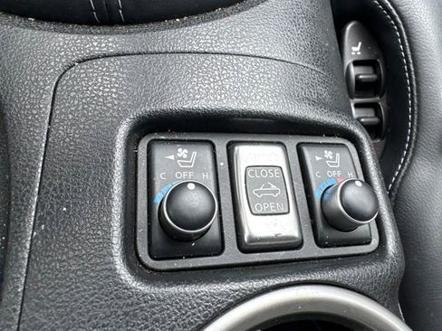 Used 2014 Nissan 370Z Touring w/ Sport Package RWD image 12