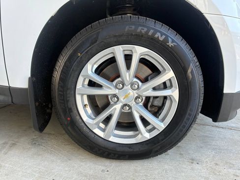 Used 2017 Chevrolet Equinox LT AWD/4WD image 16