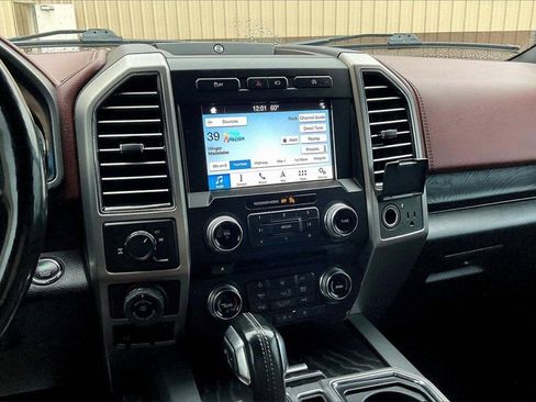 Used 2018 Ford F150 Platinum w/ Equipment Group 701A Luxury image 12