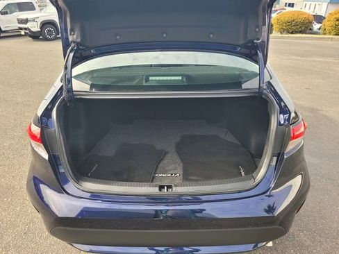 Used 2022 Toyota Corolla LE w/ LE Convenience Package image 11