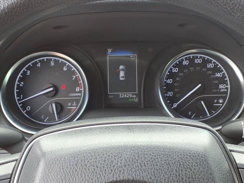 Used 2018 Toyota Camry LE w/ Convenience Package FWD image 27