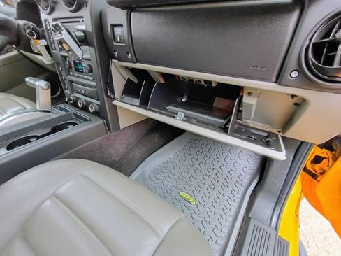 Used 2005 HUMMER H2 w/ Preferred Equipment Group AWD/4WD image 53