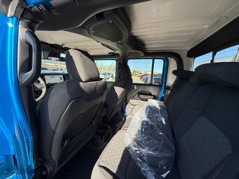 New 2026 Jeep Gladiator Mojave AWD/4WD image 24