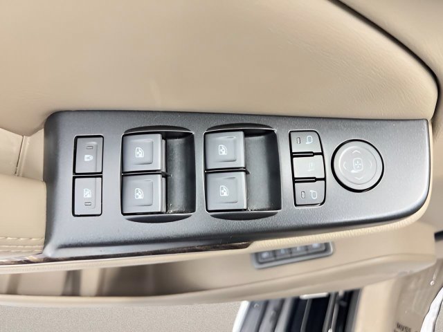 Used 2019 GMC Yukon XL SLT w/ Open Road Package AWD/4WD image 10
