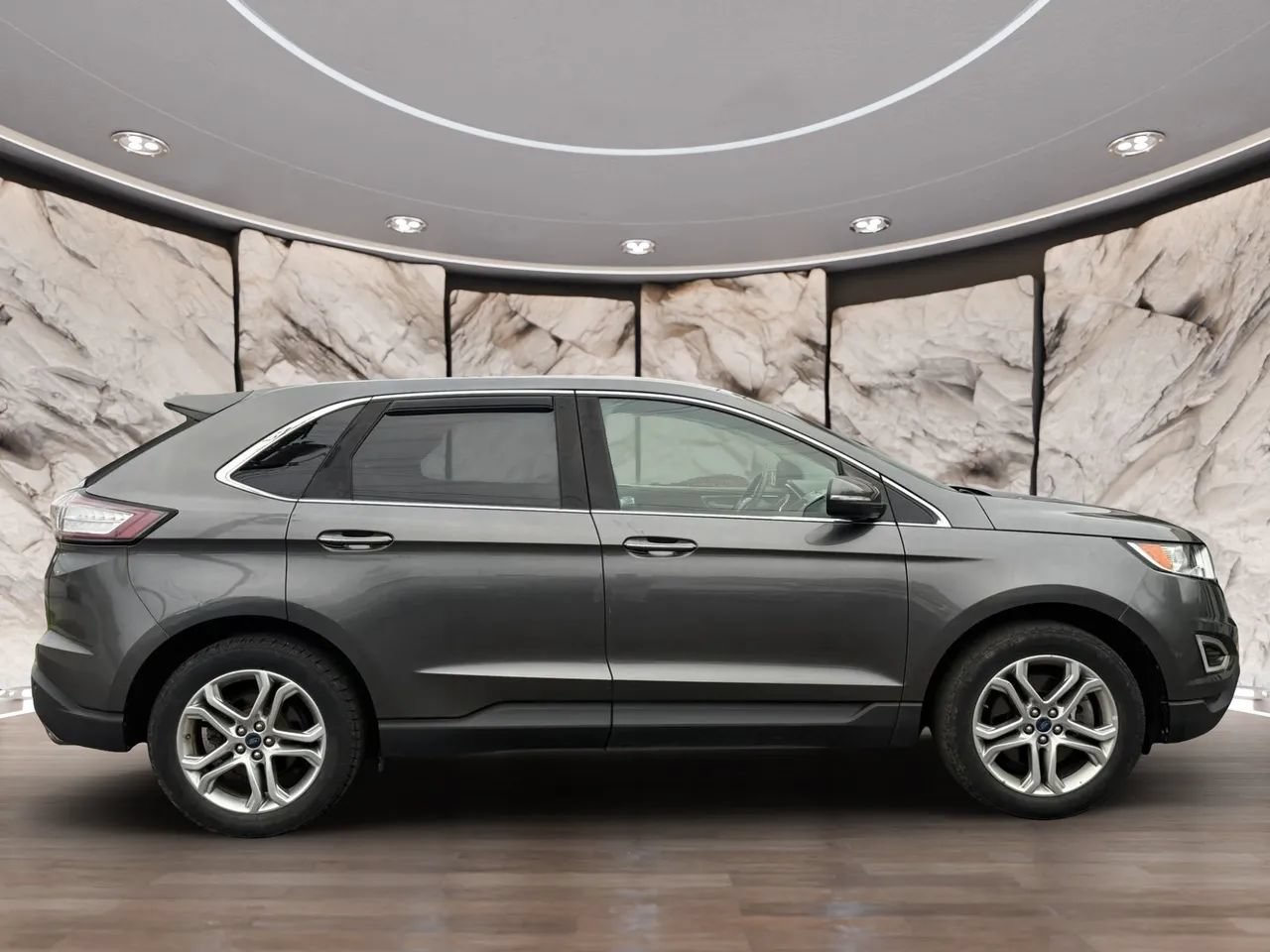 Used 2017 Ford Edge Titanium w/ Technology Package AWD/4WD image 8