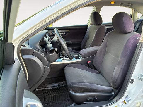 Used 2013 Nissan Altima 2.5 S FWD image 13
