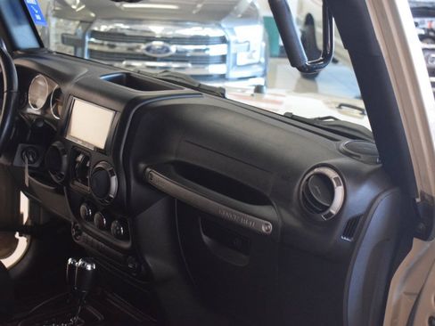 Used 2016 Jeep Wrangler Unlimited Sport w/ Quick Order Package 24S AWD/4WD image 45
