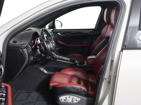 Used 2023 Porsche Macan S AWD/4WD image 27