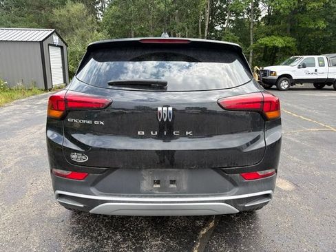 Used 2024 Buick Encore GX Preferred w/ Comfort Package FWD image 4