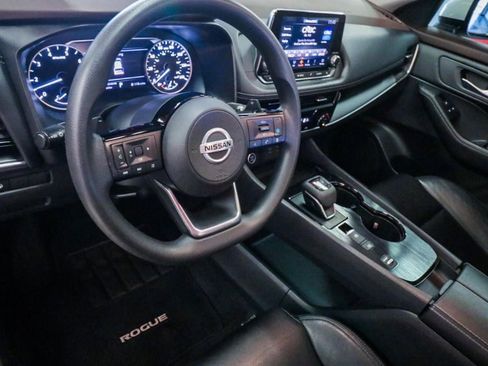 Used 2021 Nissan Rogue SV image 12