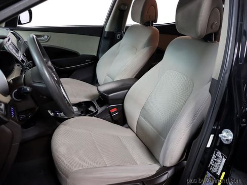 Used 2017 Hyundai Santa Fe Sport image 11