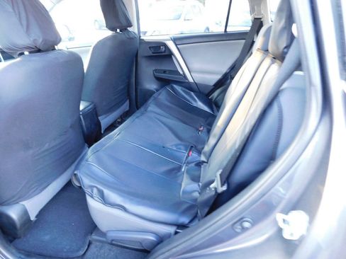 Used 2015 Toyota RAV4 LE AWD/4WD image 14