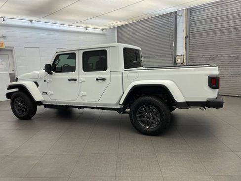 New 2026 Jeep Gladiator Sport image 5