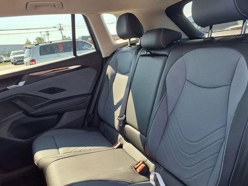 New 2025 Volkswagen Tiguan SE FWD image 10