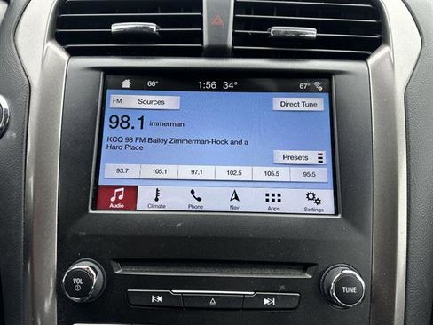 Used 2018 Ford Fusion SE w/ Fusion SE Technology Package image 33