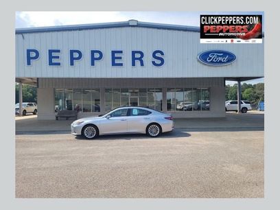 Used 2022 Lexus ES 350 w/ Luxury Package