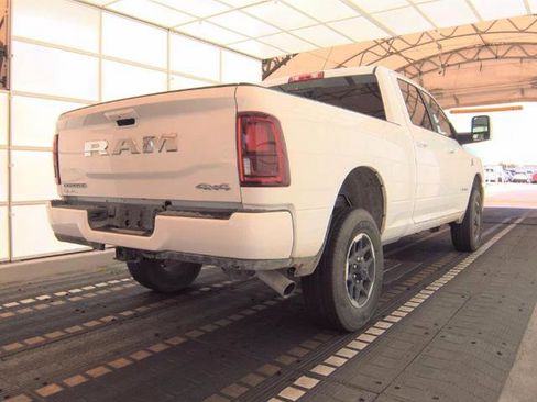 Used 2025 RAM 2500 Laramie AWD/4WD image 3
