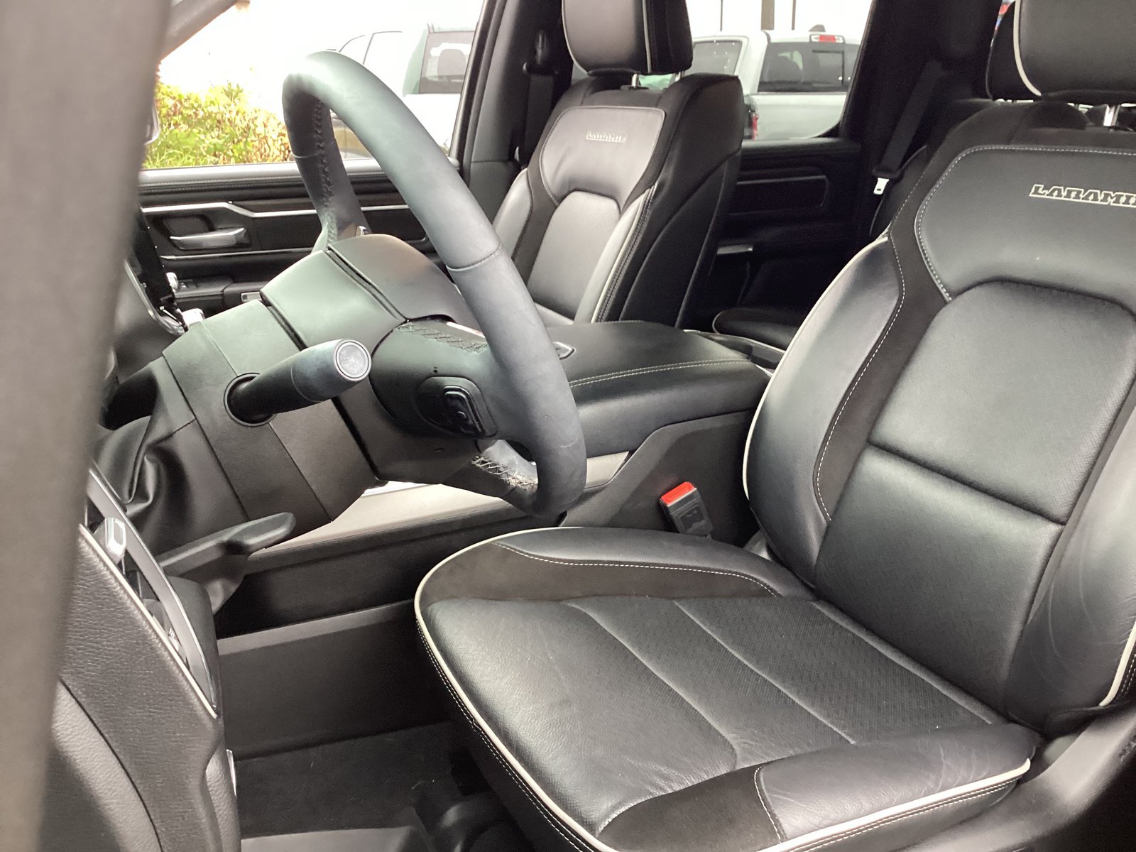 Used 2025 RAM 1500 Laramie AWD/4WD image 10