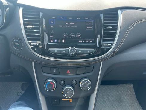 Used 2020 Chevrolet Trax LT w/ Driver Confidence Package image 7