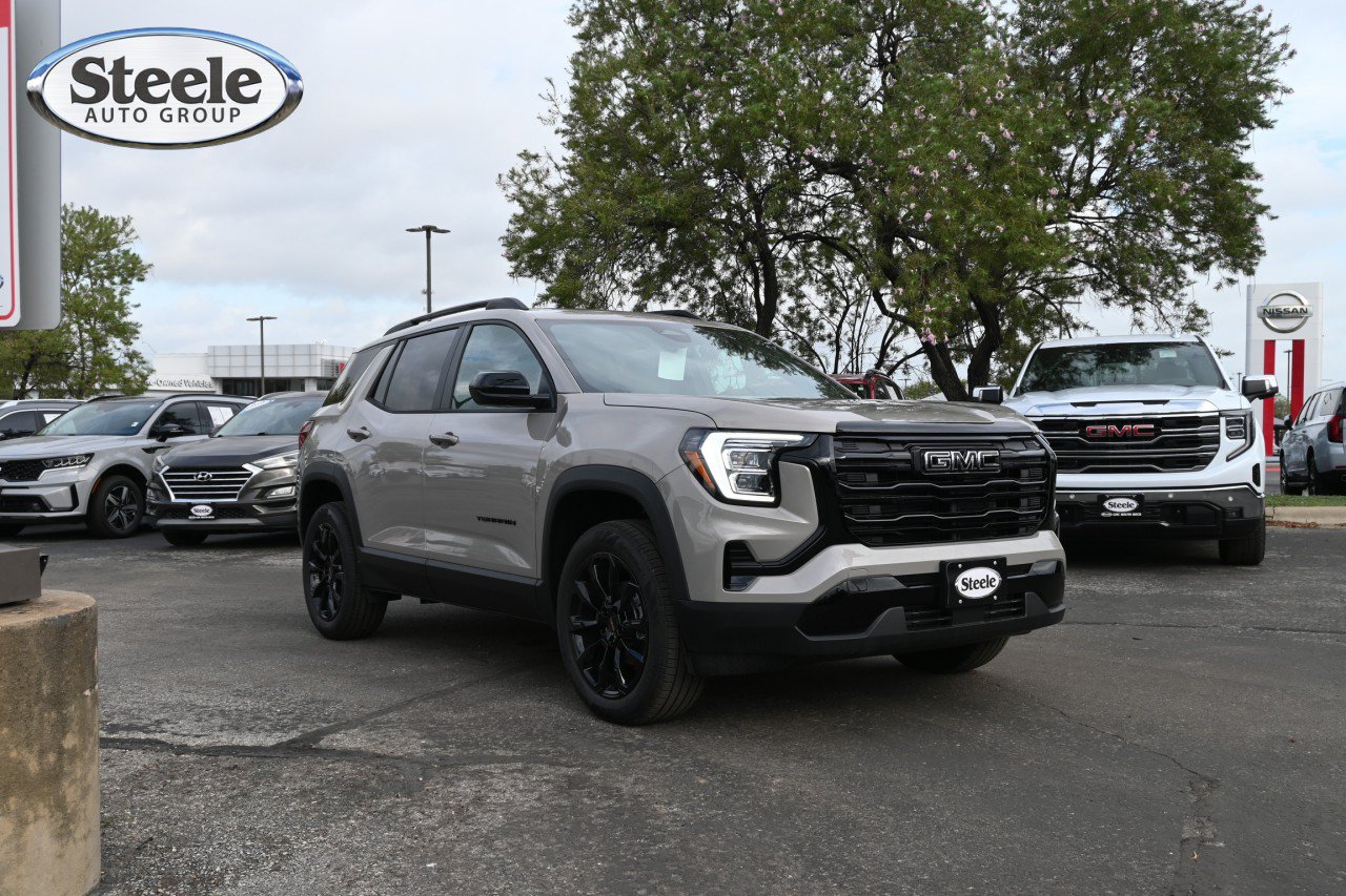 New 2027 GMC Terrain Elevation w/ Elevation Premium Package AWD/4WD image 3