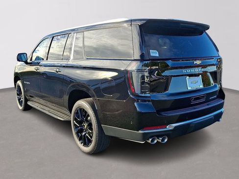 New 2026 Chevrolet Suburban Premier image 3