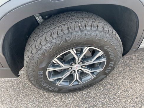Used 2024 GMC Acadia AT4 AWD/4WD image 30