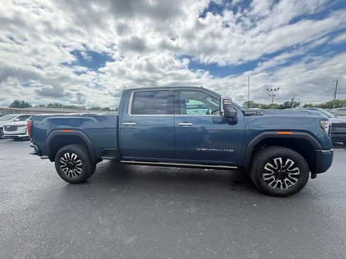 Used 2026 GMC Sierra 2500 Denali Ultimate w/ Max Trailering Package AWD/4WD image 2