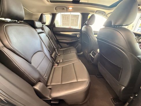 Used 2022 INFINITI QX50 Essential image 22