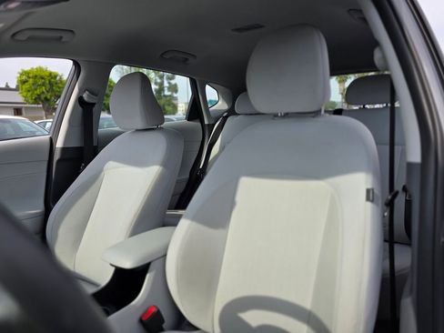 Used 2025 Hyundai Kona SE FWD image 14
