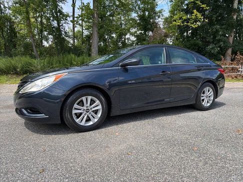 Used 2011 Hyundai Sonata GLS w/ Popular Equipment Pkg 2 FWD image 3