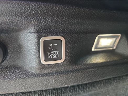 Used 2023 Jeep Grand Cherokee L Summit AWD/4WD image 13