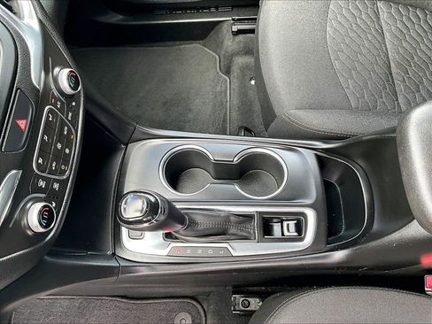 Used 2018 Chevrolet Equinox LT AWD/4WD image 19